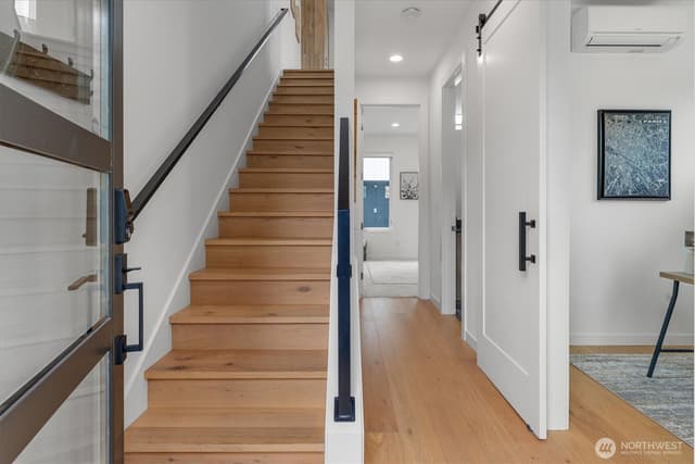 Property photo for 8541 14th Avenue NW #B, Seattle photo 4