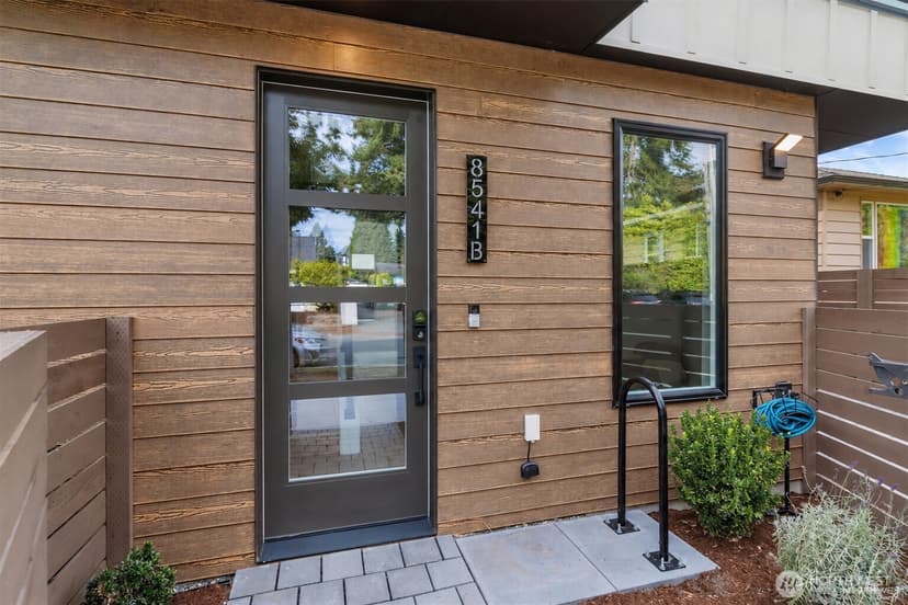 Property photo for 8541 14th Avenue NW #B, Seattle photo 3