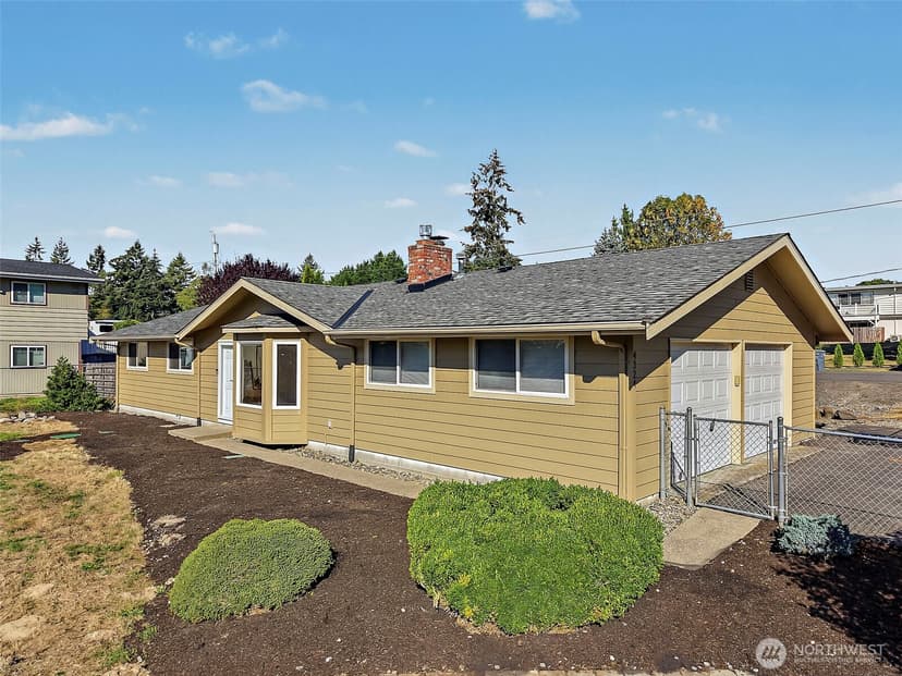 Property photo for 4324 108th Avenue E, Edgewood photo 2