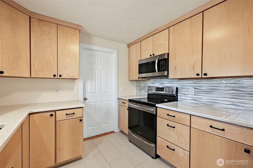 Property photo for 4324 108th Avenue E, Edgewood photo 10