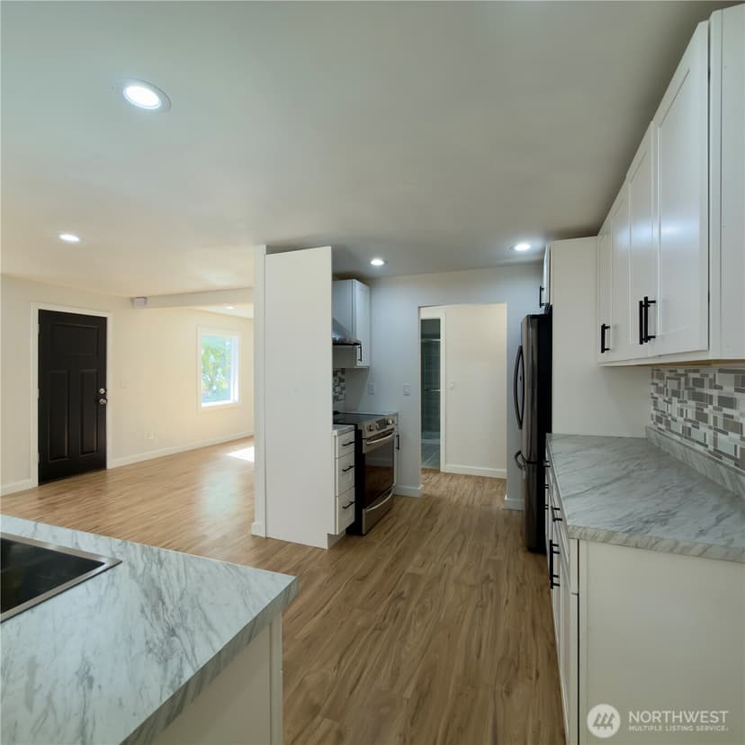 Property photo for 608 SW 142nd Street, Burien photo 9
