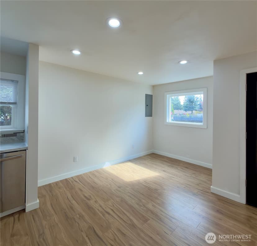 Property photo for 608 SW 142nd Street, Burien photo 5