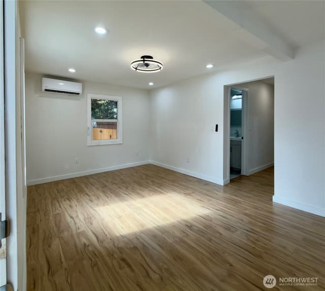 Property photo for 608 SW 142nd Street, Burien photo 3