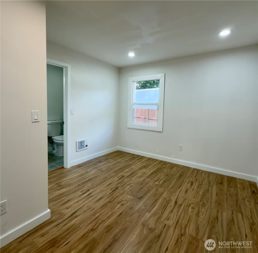 Property photo for 608 SW 142nd Street, Burien photo 14