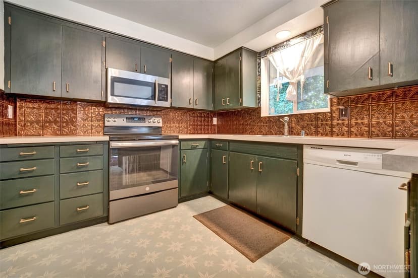Property photo for 730 110th Place SE, Everett photo 6