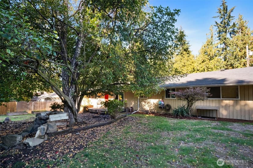 Property photo for 730 110th Place SE, Everett photo 10