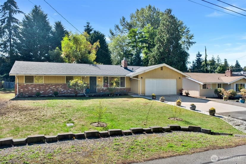 Property photo for 730 110th Place SE, Everett photo 2