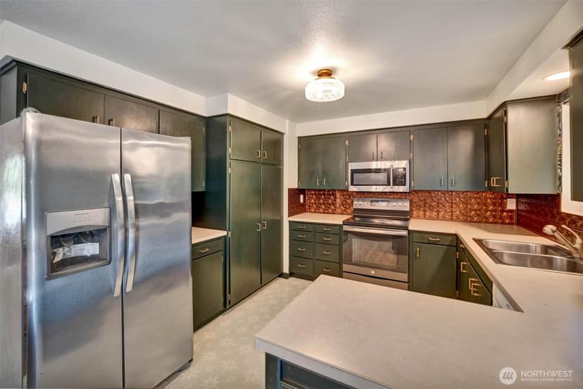Property photo for 730 110th Place SE, Everett photo 7
