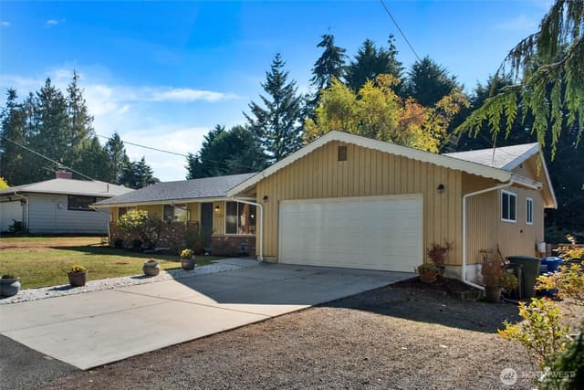 Property photo for 730 110th Place SE, Everett photo 3