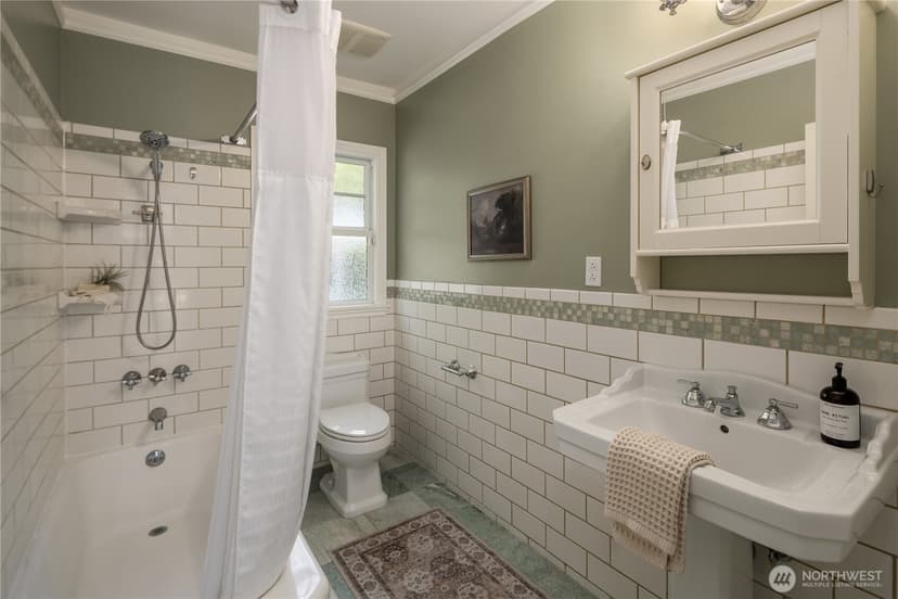 Property photo for 1616 SW 152nd Street, Burien photo 14
