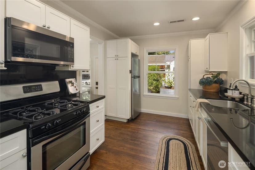Property photo for 1616 SW 152nd Street, Burien photo 10