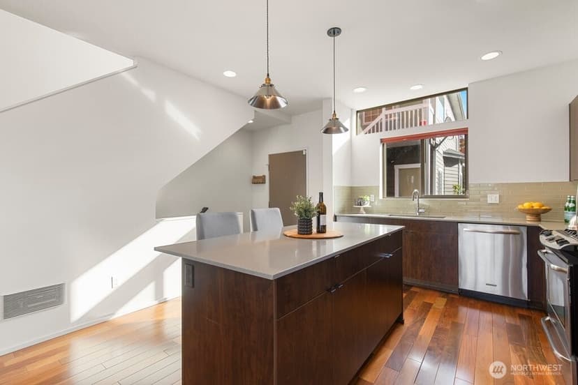 Property photo for 161 23rd Avenue #A, Seattle photo 14