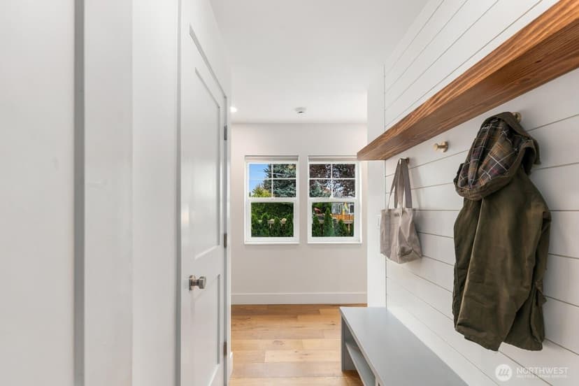 Property photo for 2815 E Denny Way, Seattle photo 6
