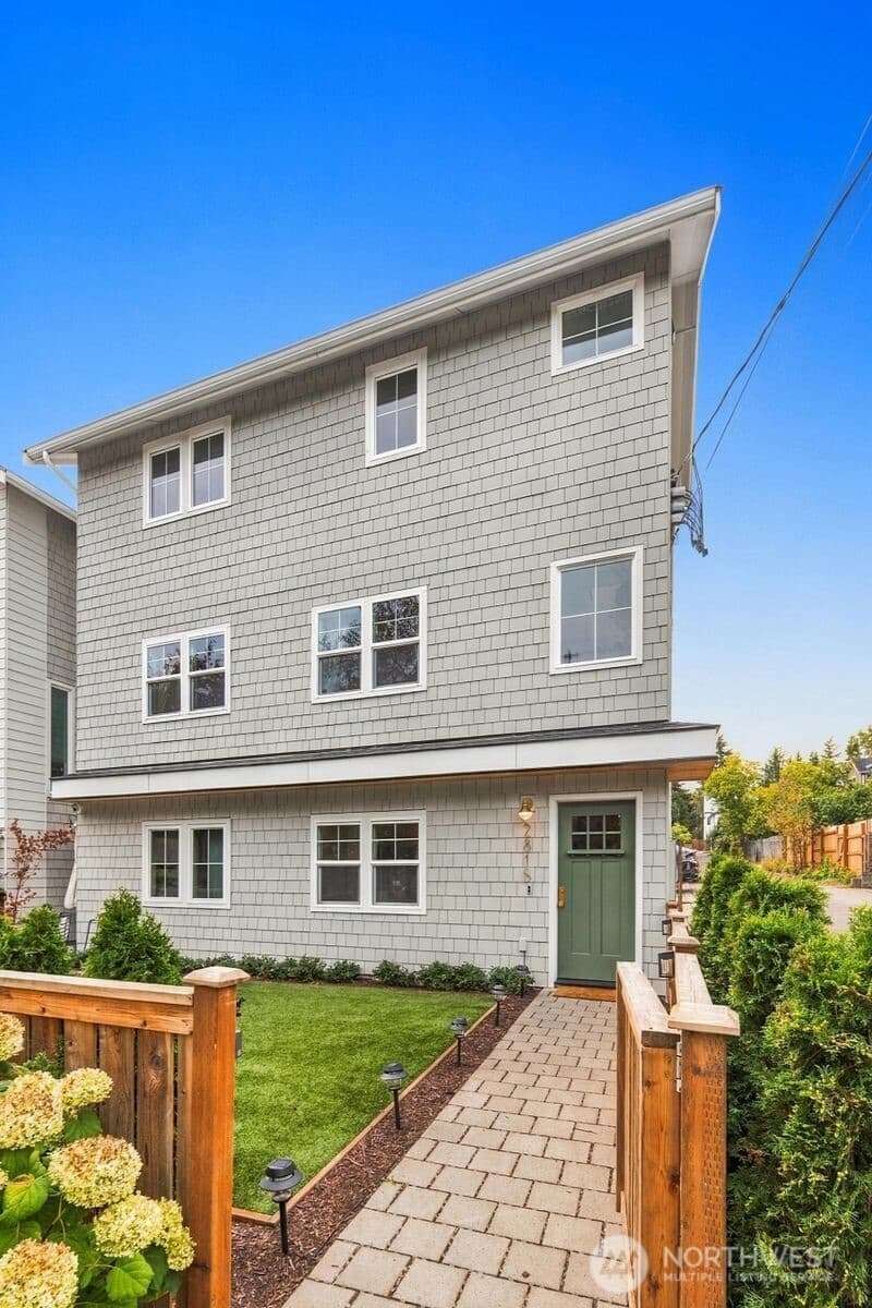 Property photo for 2815 E Denny Way, Seattle