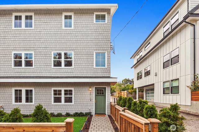 Property photo for 2815 E Denny Way, Seattle photo 3