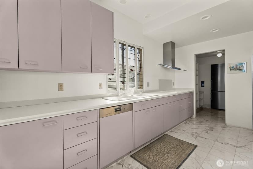 Property photo for 3089 Alki Avenue SW #2, Seattle photo 6