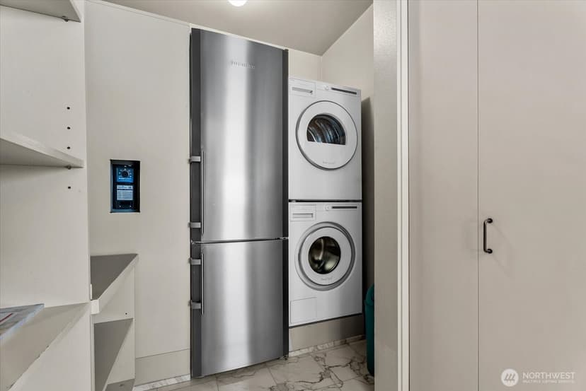 Property photo for 3089 Alki Avenue SW #2, Seattle photo 9