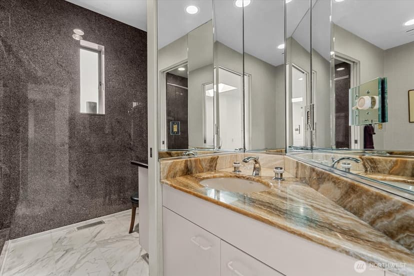 Property photo for 3089 Alki Avenue SW #2, Seattle photo 15