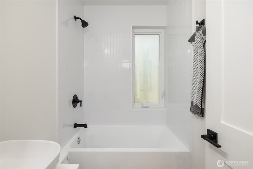 Property photo for 534 W Barrett Street, Seattle photo 16