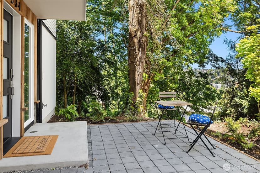 Property photo for 534 W Barrett Street, Seattle photo 4