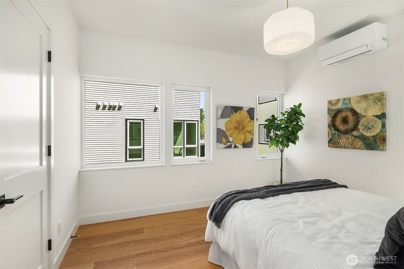 Property photo for 534 W Barrett Street, Seattle photo 17