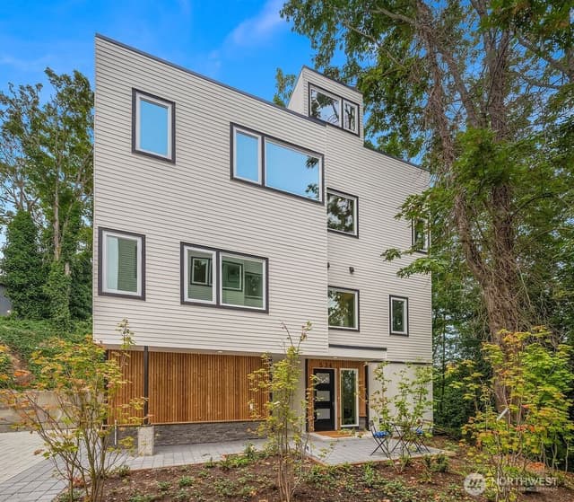 Property photo for 534 W Barrett Street, Seattle
