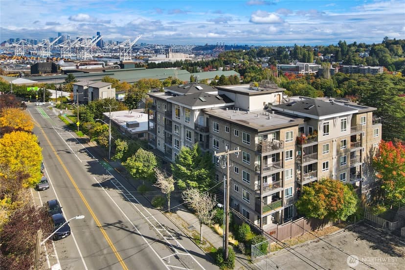 Property photo for 3015 SW Avalon Way #204, Seattle photo 30