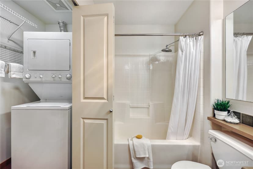 Property photo for 3015 SW Avalon Way #204, Seattle photo 22