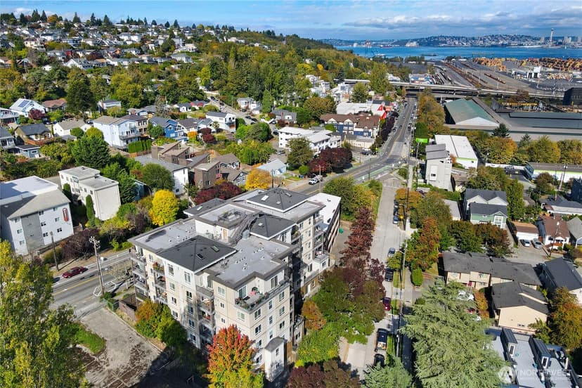 Property photo for 3015 SW Avalon Way #204, Seattle photo 31