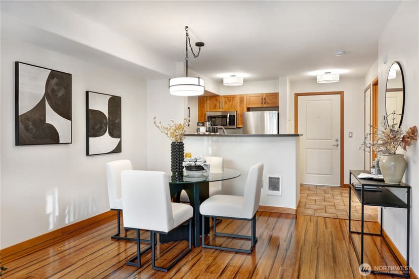 Property photo for 3015 SW Avalon Way #204, Seattle photo 6