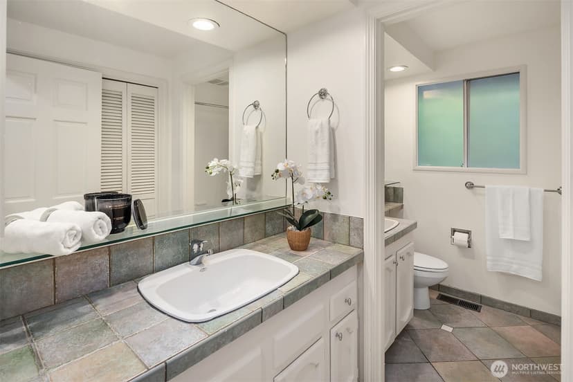 Property photo for 3315 129th Avenue NE, Bellevue photo 21
