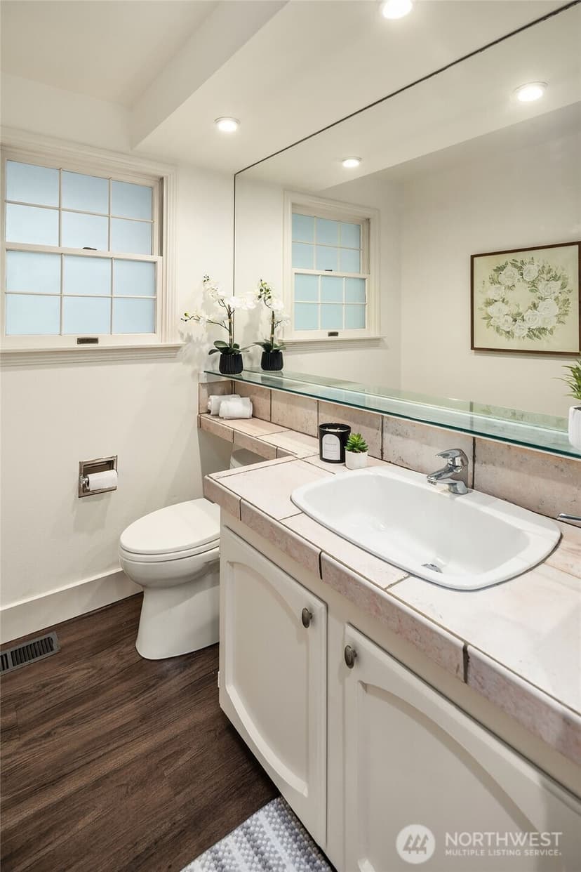 Property photo for 3315 129th Avenue NE, Bellevue photo 15