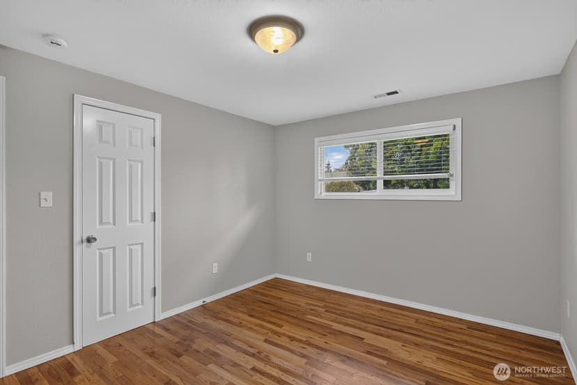Property photo for 10 E Beech Street, Everett photo 14