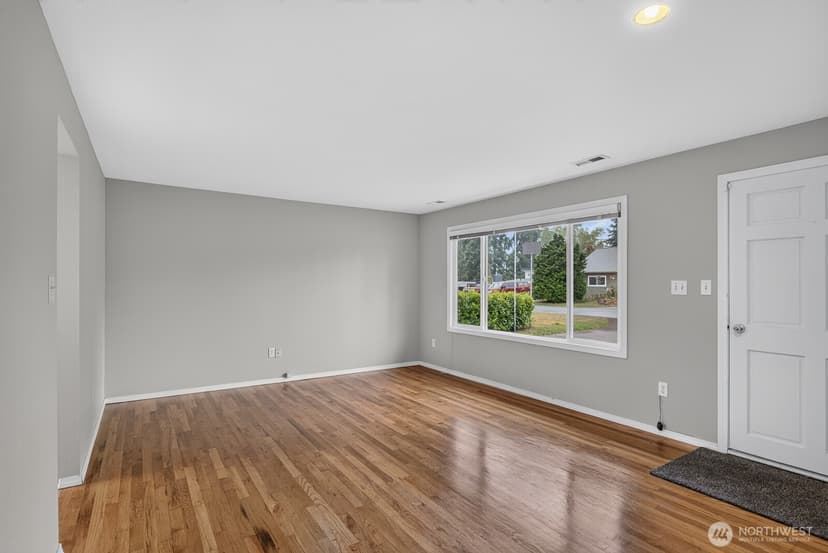 Property photo for 10 E Beech Street, Everett photo 7
