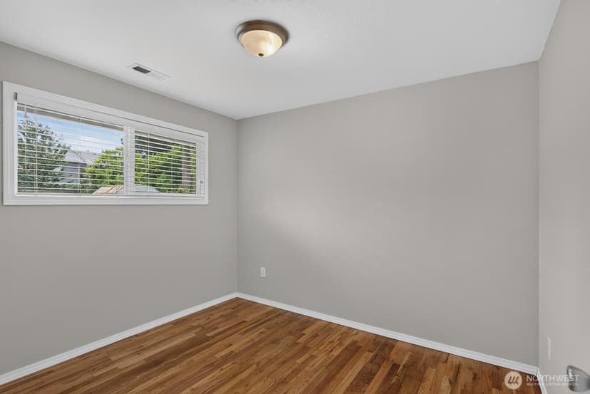 Property photo for 10 E Beech Street, Everett photo 18