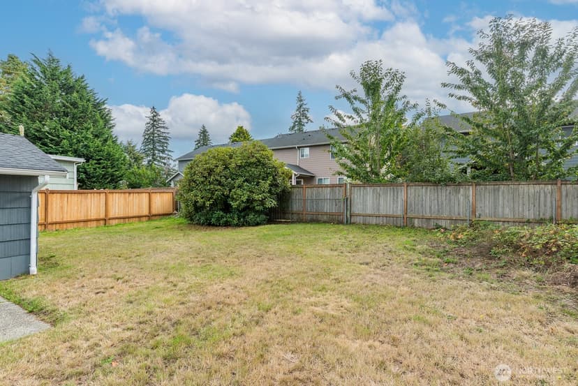 Property photo for 10 E Beech Street, Everett photo 36