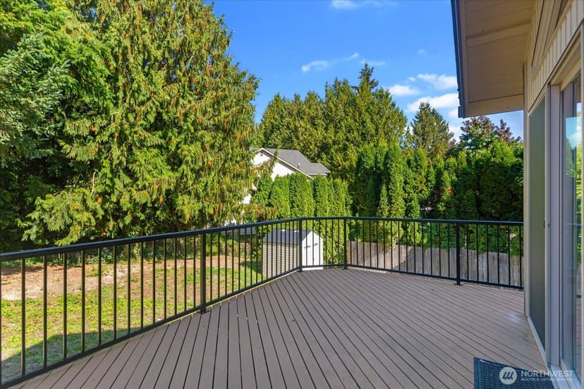 Property photo for 5470 NE 200th Place, Lake Forest Park photo 7