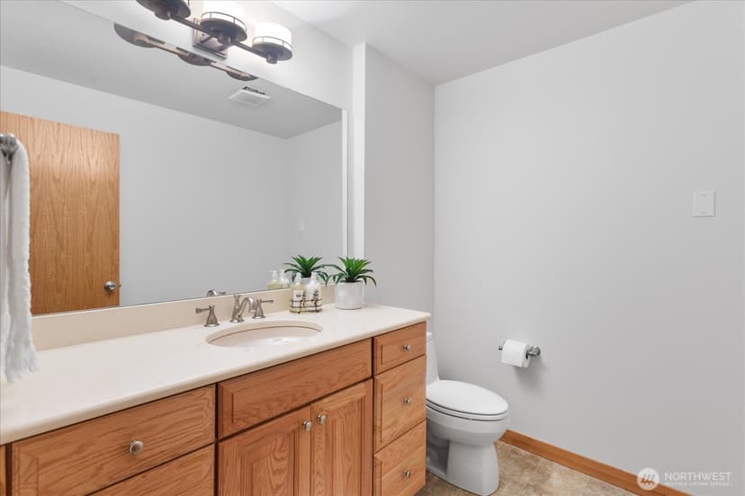 Property photo for 5470 NE 200th Place, Lake Forest Park photo 31