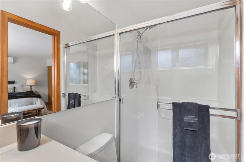 Property photo for 5470 NE 200th Place, Lake Forest Park photo 19