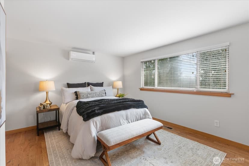 Property photo for 5470 NE 200th Place, Lake Forest Park photo 15