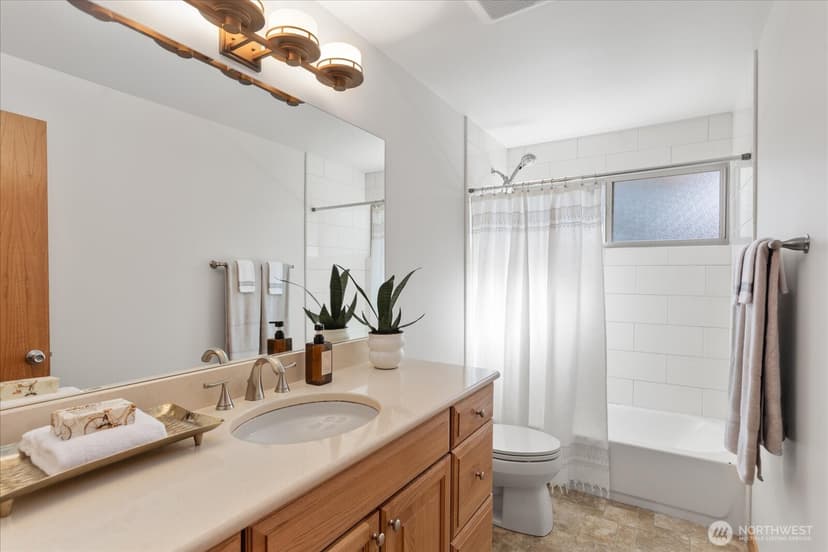 Property photo for 5470 NE 200th Place, Lake Forest Park photo 22