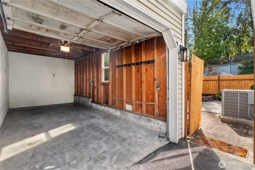 Property photo for 10236 NE 129th Lane, Kirkland photo 28