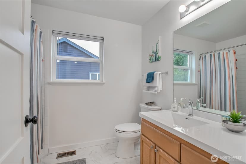 Property photo for 14549 86th Place NE, Kenmore photo 22