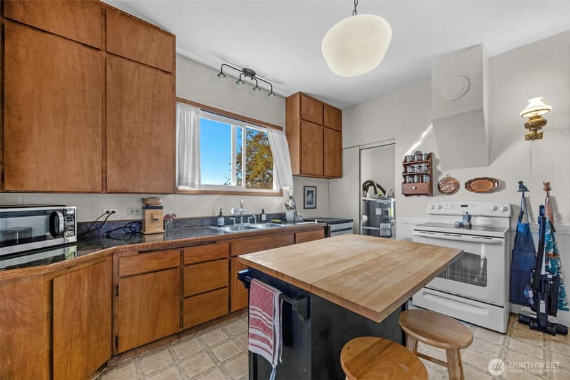 Property photo for 1411 Sunnyside Boulevard, Lake Stevens photo 11
