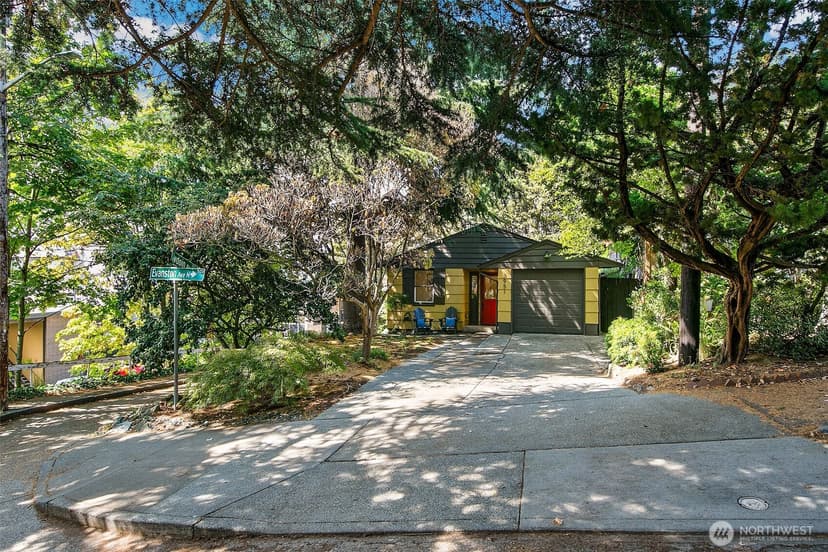 Property photo for 3951 Evanston Avenue N, Seattle photo 15