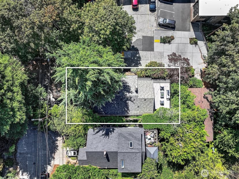 Property photo for 3951 Evanston Avenue N, Seattle photo 9
