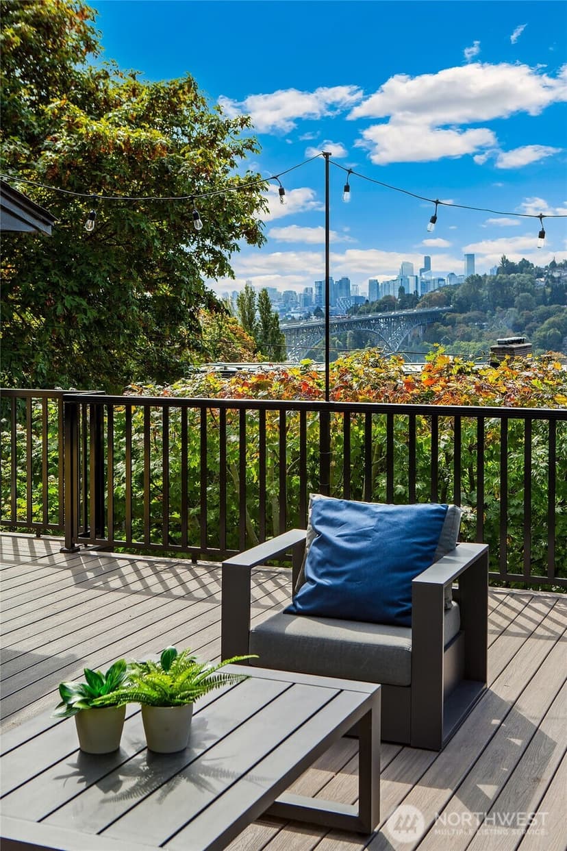 Property photo for 3951 Evanston Avenue N, Seattle photo 13