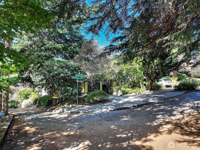 Property photo for 3951 Evanston Avenue N, Seattle photo 22