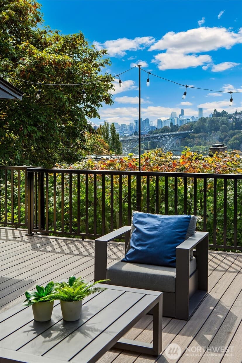 Property photo for 3951 Evanston Avenue N, Seattle photo 14