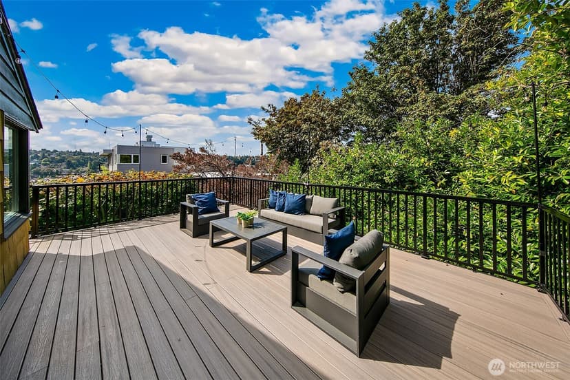 Property photo for 3951 Evanston Avenue N, Seattle photo 17